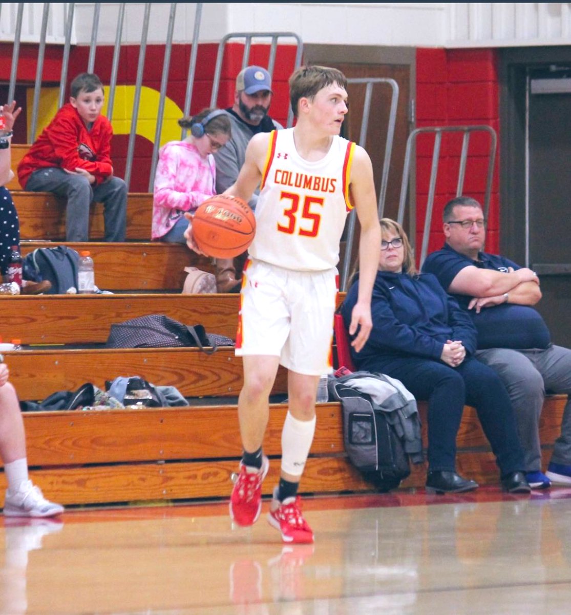 Welcome Landin Midgett to our OK Elite Family! 6’ 2023 Guard out of Columbus(KS), coaches in the CNC just rave about this kid!