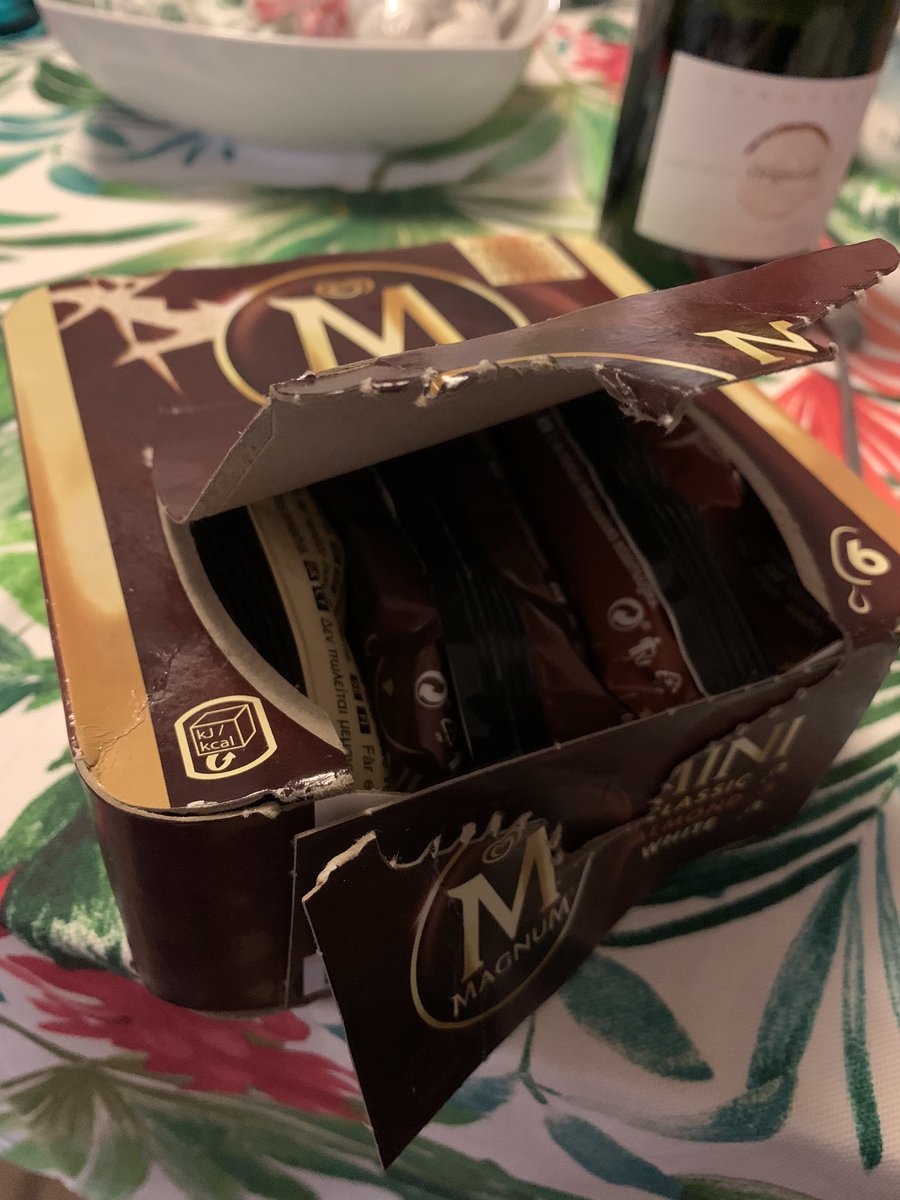 ChrisDelrive's tweet photo. @Unileversupport please ! Stop using recycled fibers packaging for your ice cream Magnum business. The smell is killing, the pack is melting... https://t.co/Fph6jrtSAE