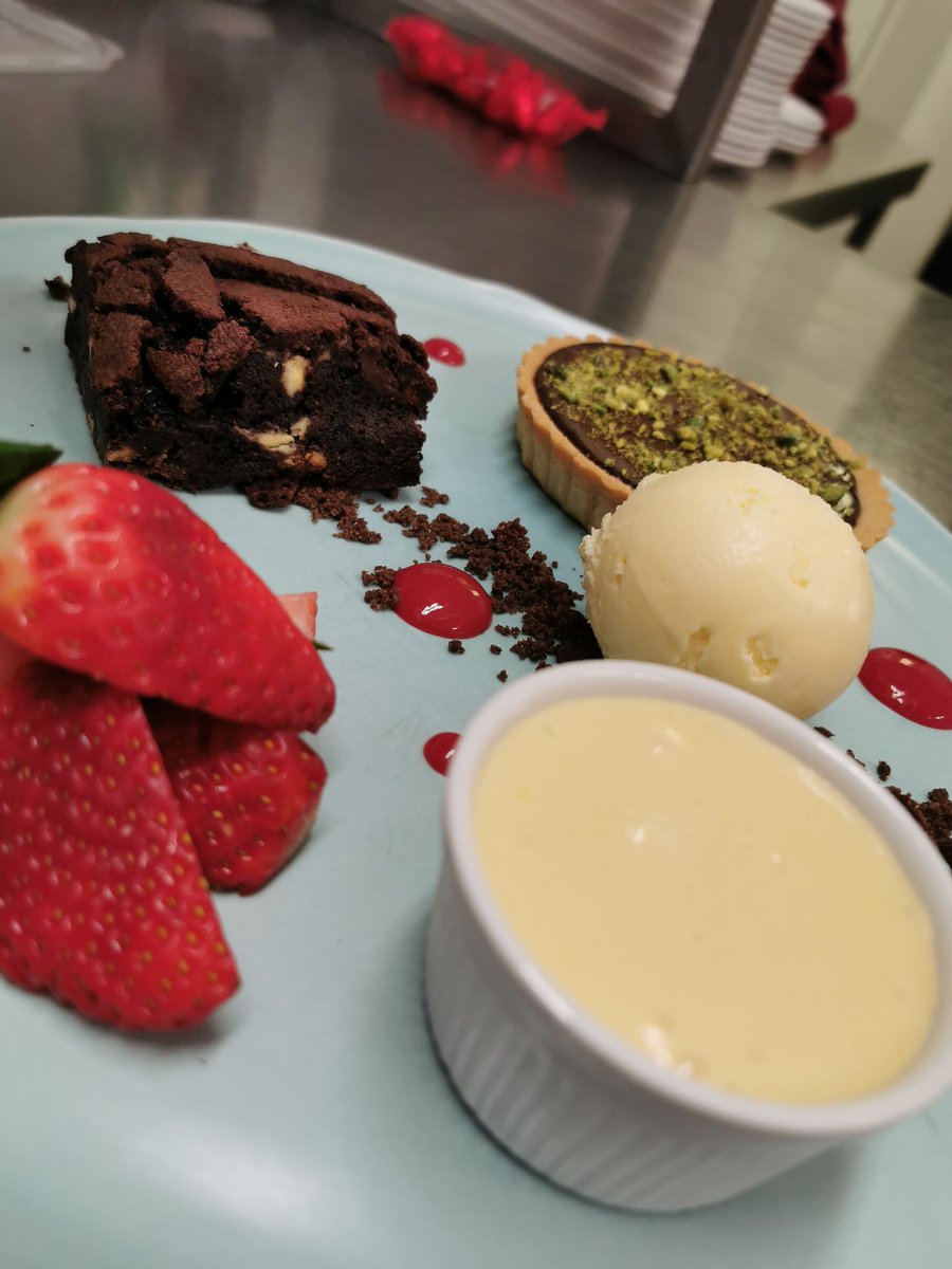 BennettcfcRyan's tweet photo. Something sweet for valentines @themanorarmsinn https://t.co/aZYLegLHSK