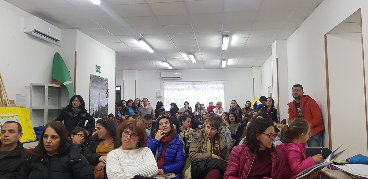 AVIButarque's tweet photo. Muy productiva la asamblea de educación. Movilizaciones en el barrio,  manifestación el 15 de marzo hasta la Consejería de Educación y una comisión de madres y padres dispuestos a todo hasta conseguir #OtroIntitutoEnButarque https://t.co/Qy6HPDLiOb