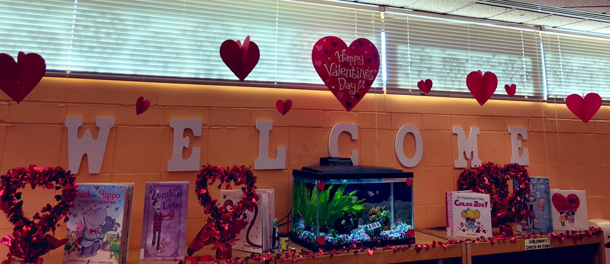 EastchesterNYPL's tweet photo. Aquatic Valentine’s Day with our fish friends here @EastchesterNYPL! #fish #hearts #LibraryValentine #LoveReading #ValentinesDay https://t.co/fJLCPRgqhC