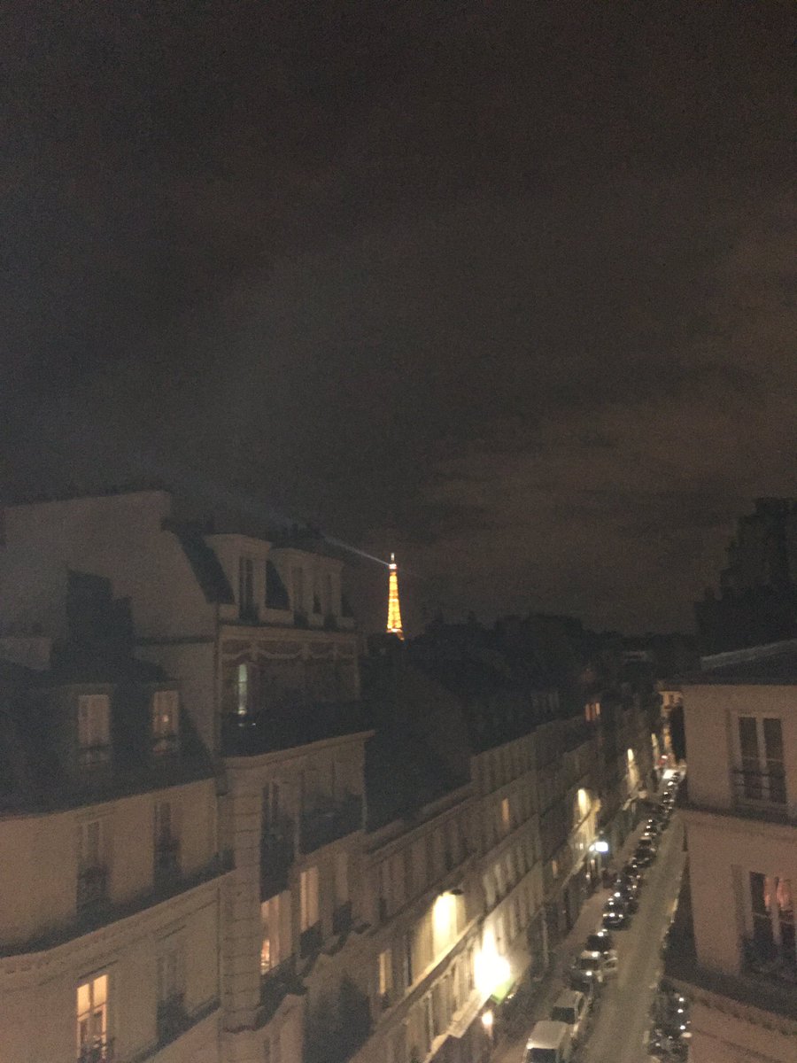 SeFischer_MEI's tweet photo. Oha! J‘ai TOTALEMENT oublié á me remercier aux bonnes potes @lschouteten et @mseingier12 pour la belle soirée d‘avant‘hier soir! @Paris deserve la visite - toujours 🇫🇷 🙏🏿 https://t.co/IW8RGxhVmX