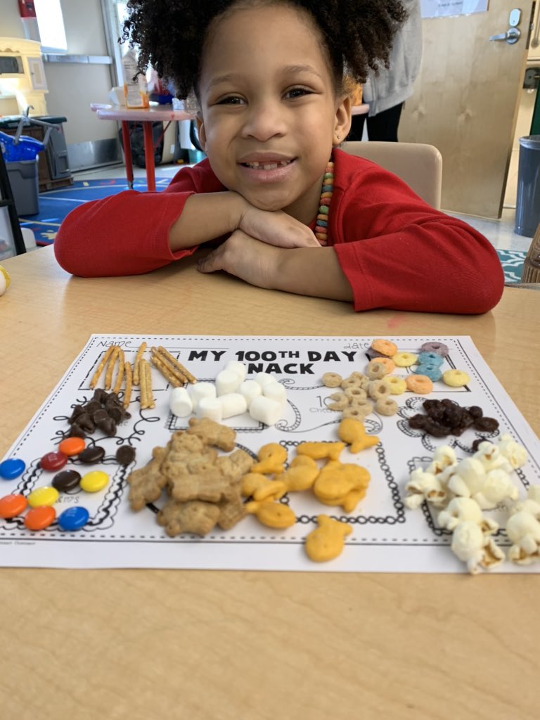 Ms_Manzoni's tweet photo. Happy 100th day of school and Valentines Day! #100thdayofschool #ValentinesDay #100thdaysnack  #GoGreenGrove https://t.co/2bIGsTWZe7