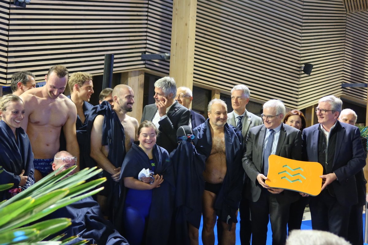 💦 Ce soir nous inaugurons la Piscine Aqualudique du Stade Région <a href="/auvergnerhalpes/">Auvergne-Rhône-Alpes</a> de #Chambéry! Un superbe relais de nageurs a symbolisé le geste inaugural 🤩
#PiscineAqualudiqueStade