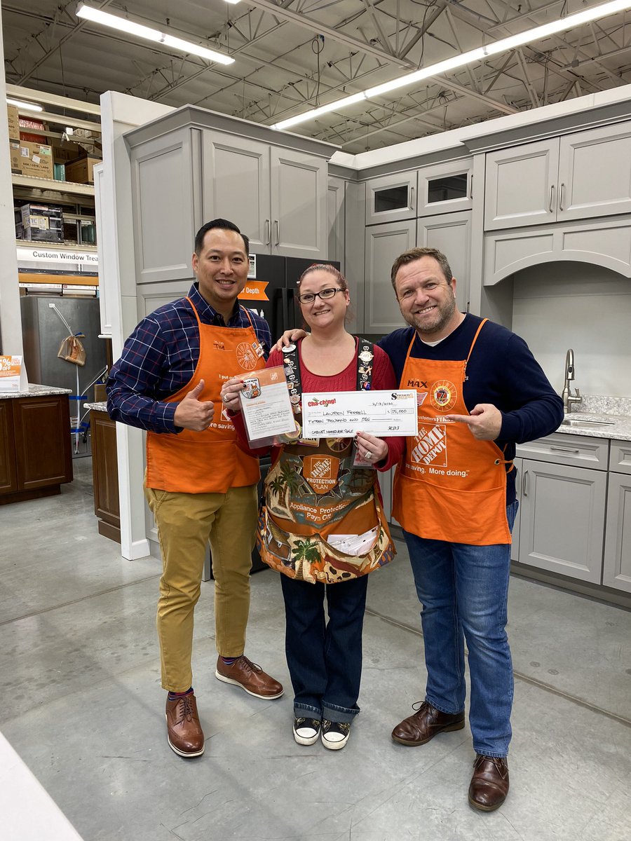 thdTimPacC's tweet photo. Some recognition for Lauren and HB store #thd6963 for the lead for Max.  273 🛒’s!!! #homerawards #ChaChingCheck #teamworkmakesthedreamwork  #HDISleadContest #whowillholdthecup #HDIScup2020  @6963Specialty @EddieHDIS @JonTrampeTHD https://t.co/uQn7tAin4O