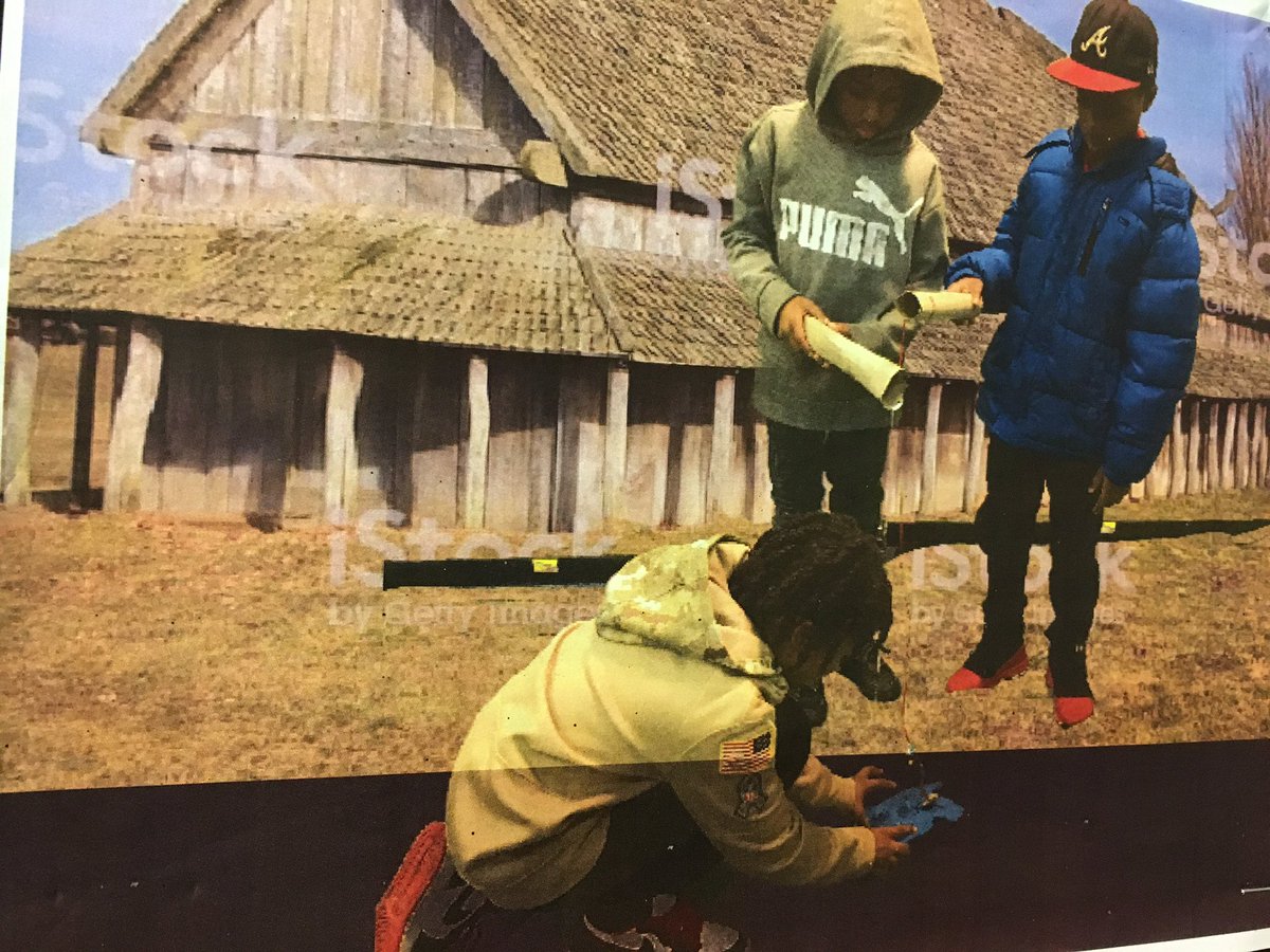 Tableaux #ContentIntegration Students incorporated the clothing, shelter, food, and contributions of the American Indians in their region in their picture.