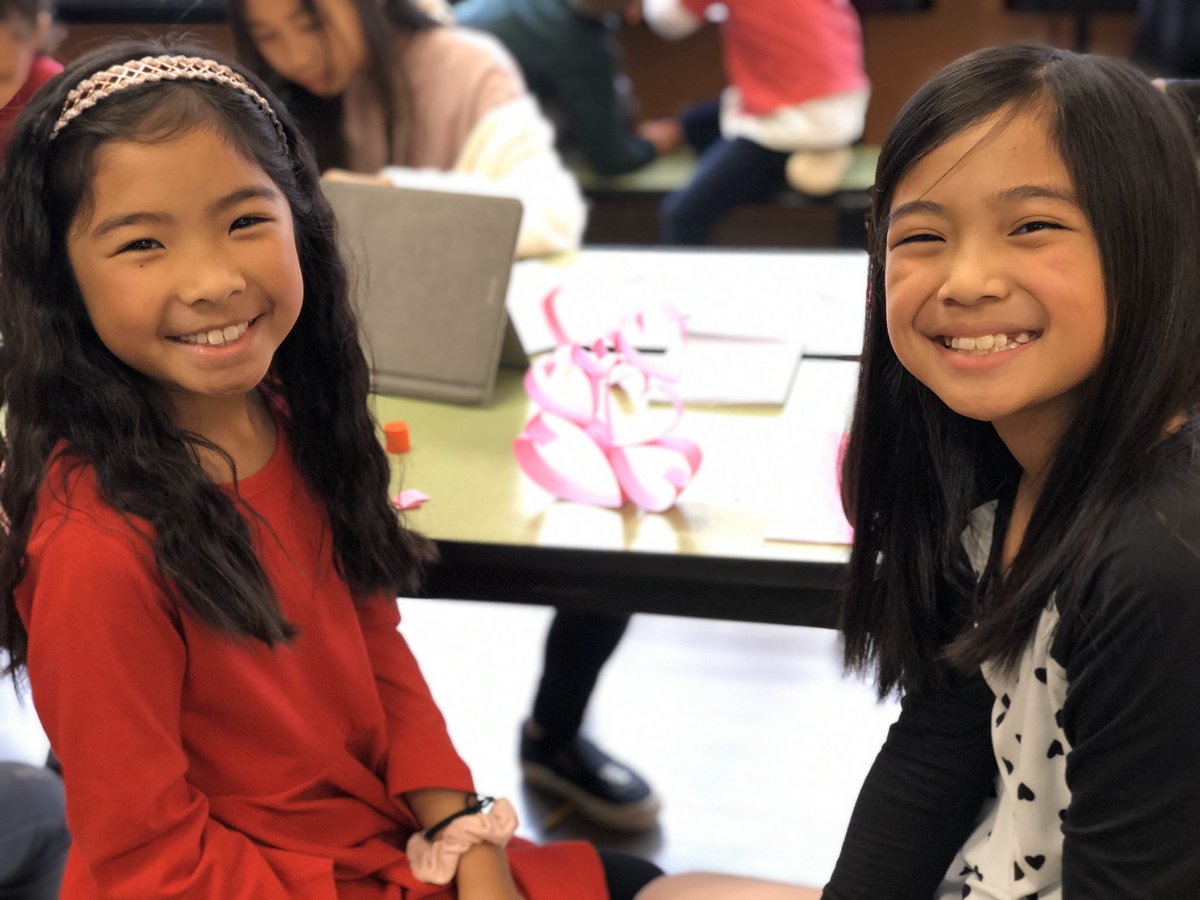 Rpcs3rd's tweet photo. We made paper heart sculptures with @4thRPCS. Criteria included using at least 6 hearts and had to stand on its own. @rentonprep https://t.co/ZMCw4z6VLp