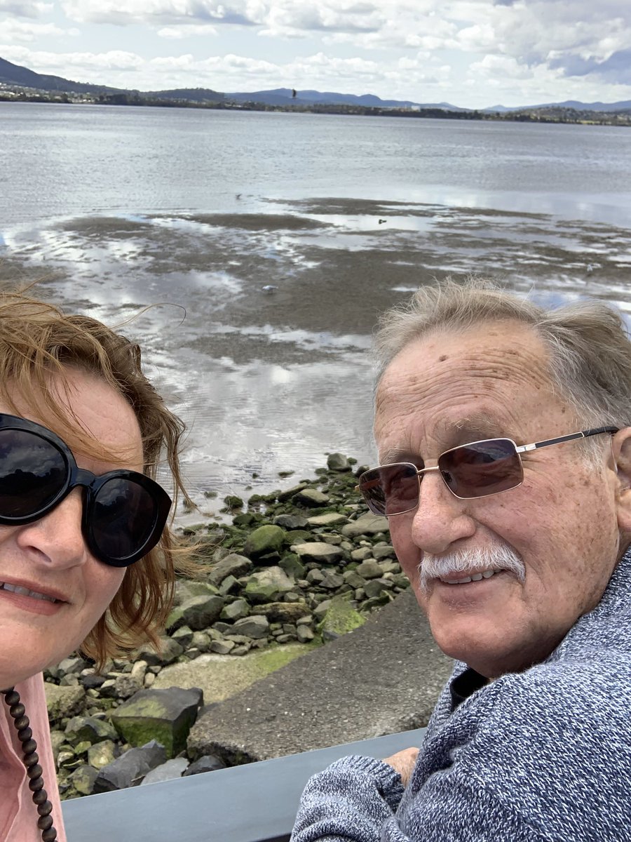 kelloveslife tweet media