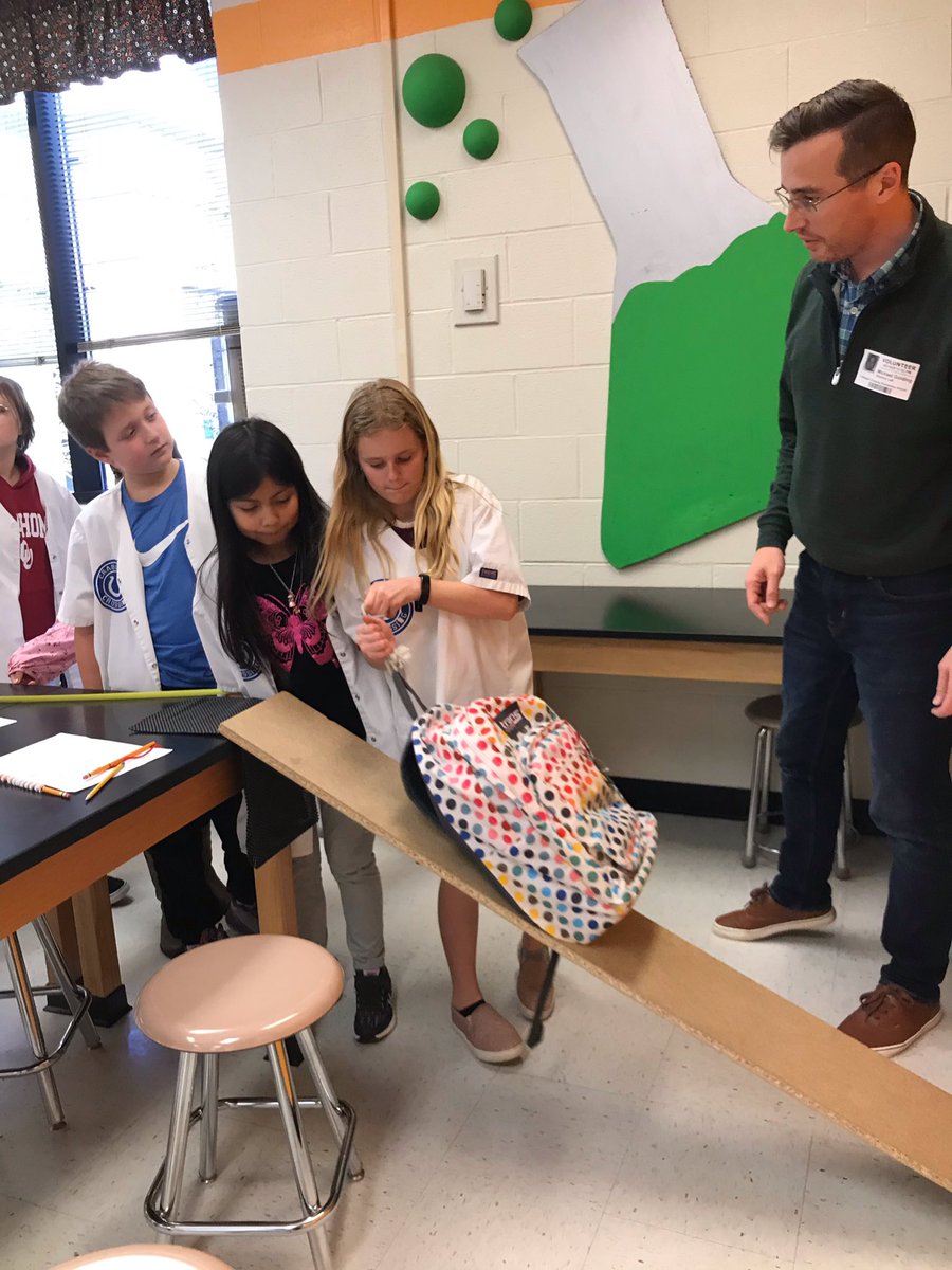 cces_sciencelab's tweet photo. This afternoon, Mrs. O’Connor’s 4th grade explored simple machines and even built one of their own.  Thank you parent volunteers! @a_oconnor10 @CCES_Colts_PTO @dr_cheatham https://t.co/n14ju8idis