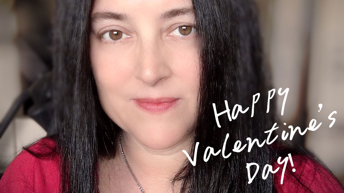 HAPPY VALENTINE'S DAY dear friends! "And if you can't be with the one you love, love the one you're with". And if that one is you, then give yourself some special attention today, you deserve it! : ) XOXO ~Elise

#valentinesday2020 #happyvalentinesday #valentineselfie