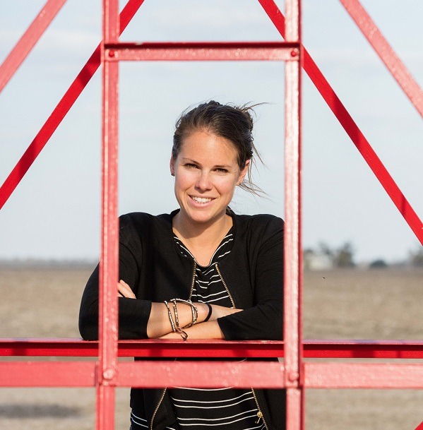 VisibleFarmer's tweet image. There's a growing niche of women working across agtech. More formally educated women are coming back to the farm, keen to use new technology &amp;amp; innovation.
 -@svnoles @Farmers2Founder @agthentic

womensagenda.com.au/latest/sarah-n…

#VisibleFarmer #womeninag #agtech #businesschicks