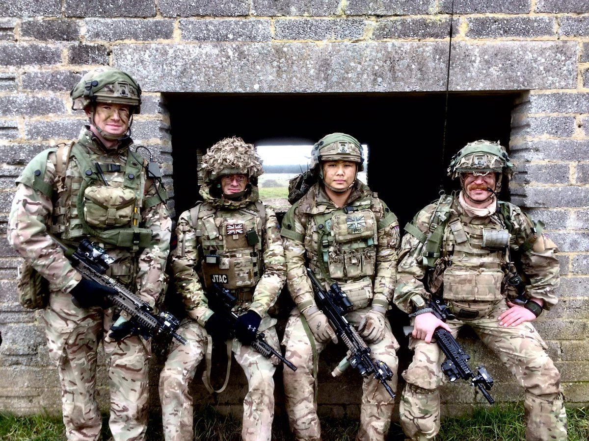 GD44 of L (Néry) Bty RHA have today been supporting B Coy 2 Royal Anglian during a Combined Arms Live Fire Exercise.

Their focus now switches to planning defensive fires and repelling counter attacks onto the Coy position.

#WessexStorm
@RAnglians @3RHA @Field_Trg_Unit