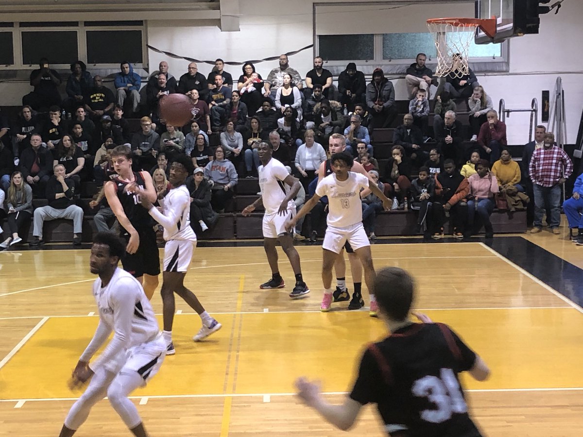 McDevitt 46, Ryan 44; 4Q 6:07