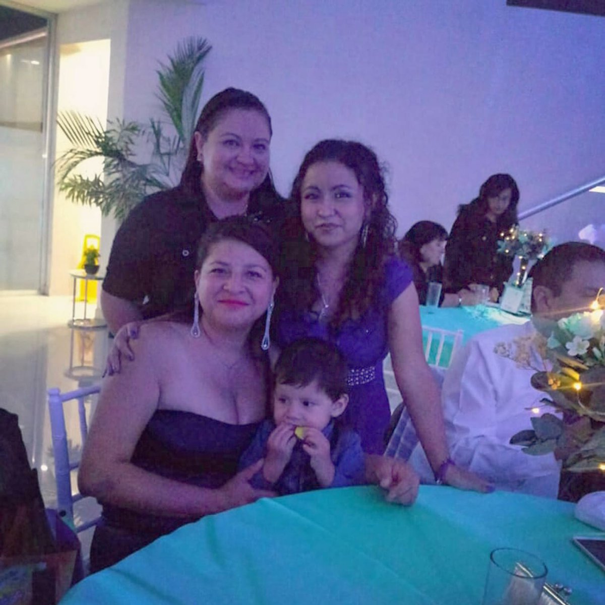 Marit_DG's tweet photo. 💕😘 #XVAños #Festejo #Qro #CDMX 
#Family #Friends #Genial #Marit #Moments https://t.co/oFiPfhqGKC