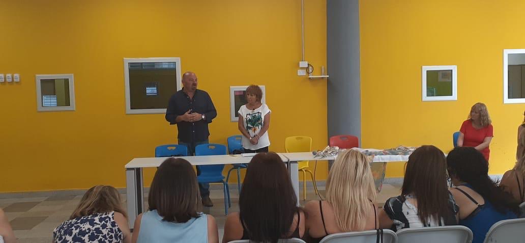 Hoy se realizó una toma de posesión de cargos de nivel inicial y acto público de Directores, Vicedirectores y Secretarios en el Polo Educativo Mugica.
#MásEscuela