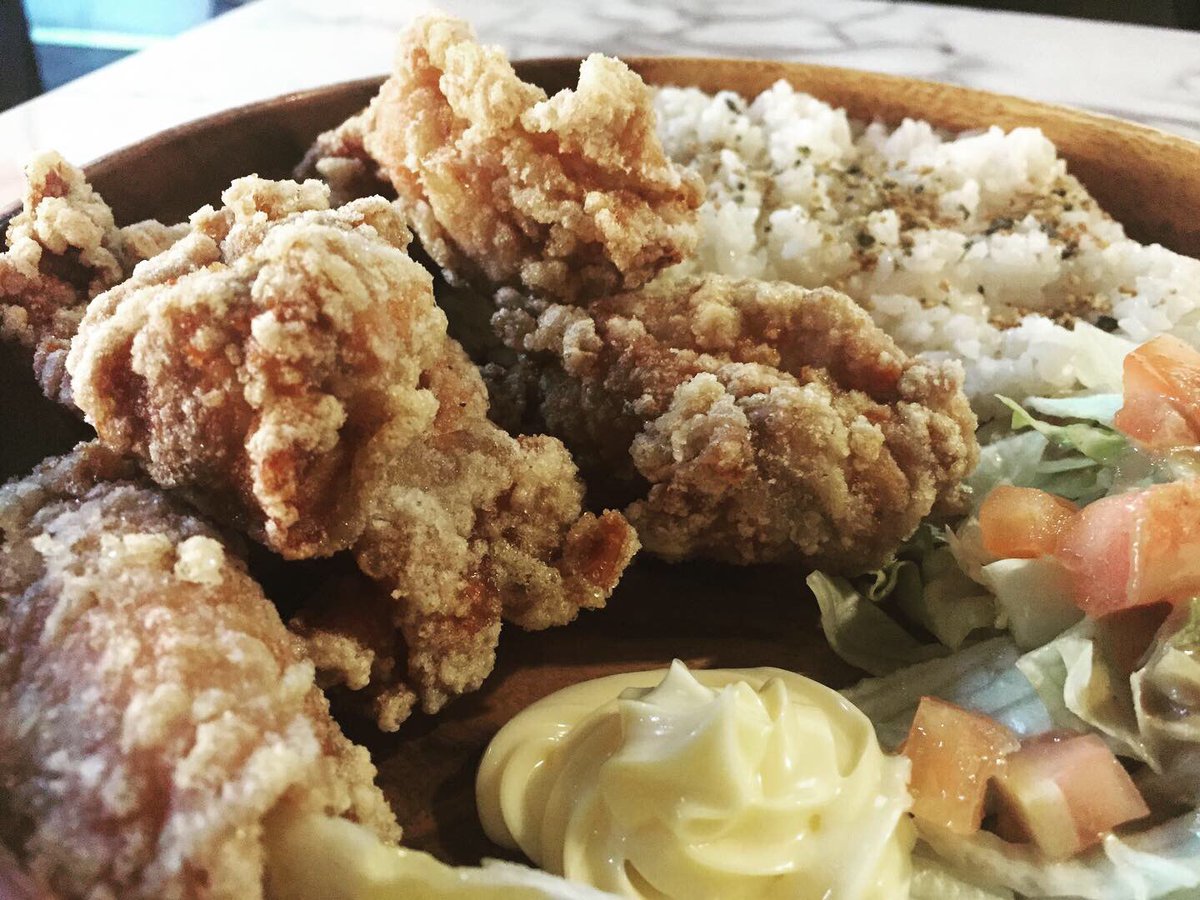 tomeatsseoul's tweet photo. Karaage chicken with rice at the homie @mr_tonkatsu_ spot. This is #kaarage #から揚げ . Come get you some!
#friedchicken #japanese #japanesestyle #japanesefood #food #foodporn #foodphotography #foodstagram #foodie #foodblogger #foodiesofinstagram #foodlover #foodlovers #chubbyts https://t.co/0qRUN2bt4b