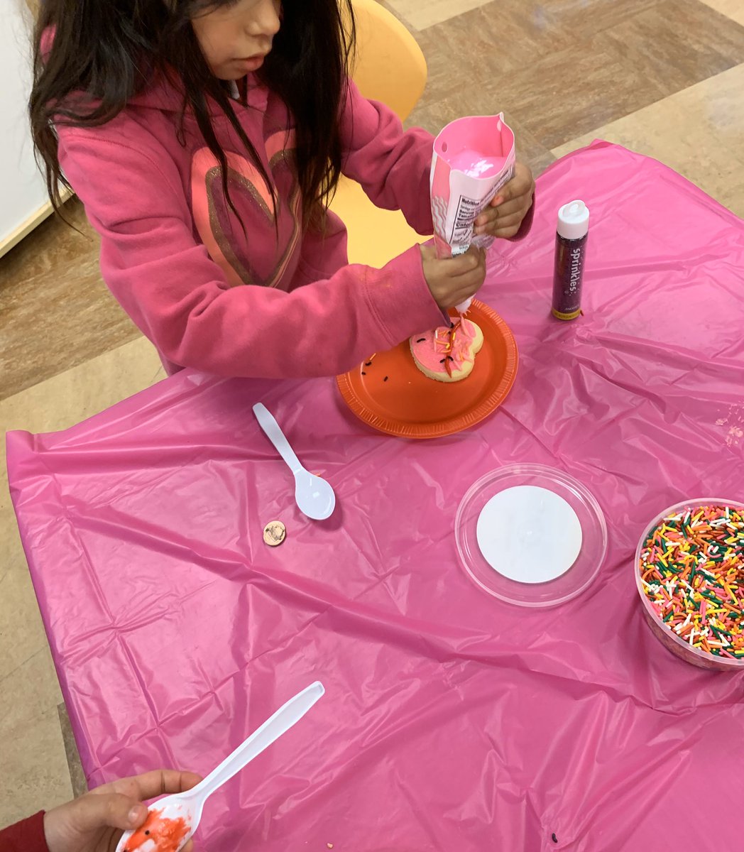 MissSmithsKids's tweet photo. Our Valentine’s Day cookie decorating party was soooo fun, I’m sorry to my parents I know your kids are full of sugar 🤣 I caught them eating sprinkles straight out of the container! 🤣🤣💖🍪 https://t.co/VUgh8Q0jM5