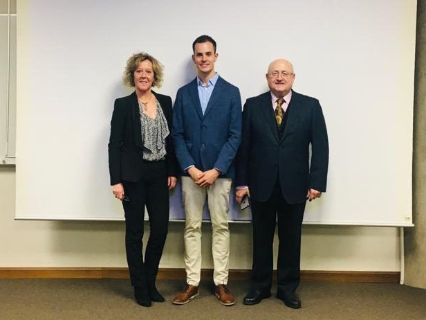 UOrganicchem's tweet photo. Second great story of the week! Miguel Angel Revuelta successfully defended his PhD. Thesis! Great job,  congratulations Miguel and supervisors, Gema de la Torre and Tomas Torres, and to the entire Torres Team https://t.co/Gxz81lWEsA