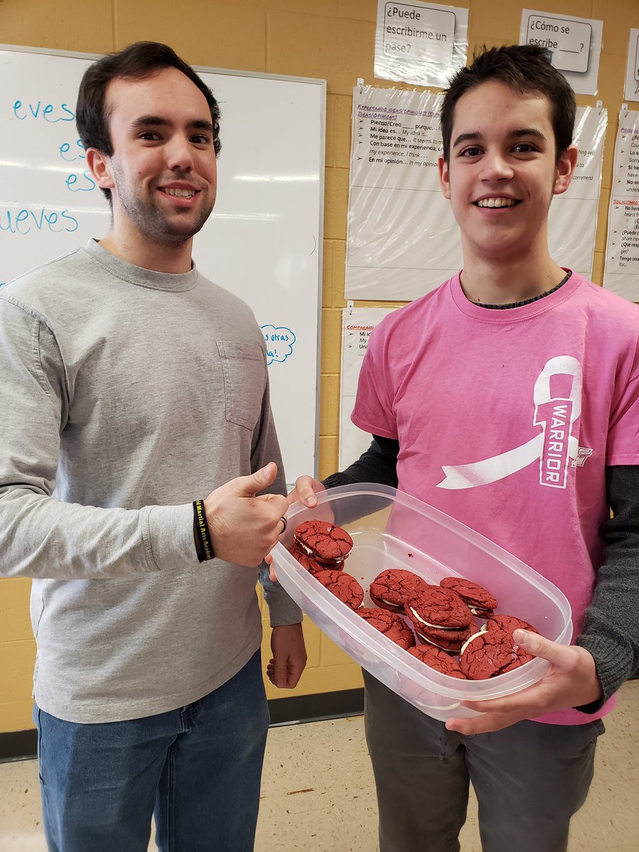 HighMuskego's tweet photo. Happy Valentine’s Day everyone!! Thank you to everyone who came to our meeting and made valentines! We hope to see you all at our next meeting!! #ValentinesDay2020 #redvelvet #valentine @loefflerbell @MHSIrvine @MuskegoNorwaySc https://t.co/3w0MKjk2J9