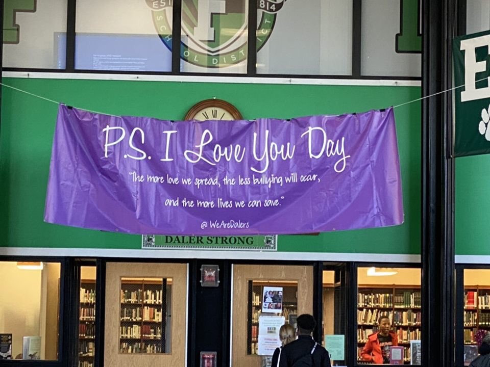 WeAreDalers's tweet photo. A wonderful P.S. I Love You Day @ fhs 💜 https://t.co/eva2Qi32R8