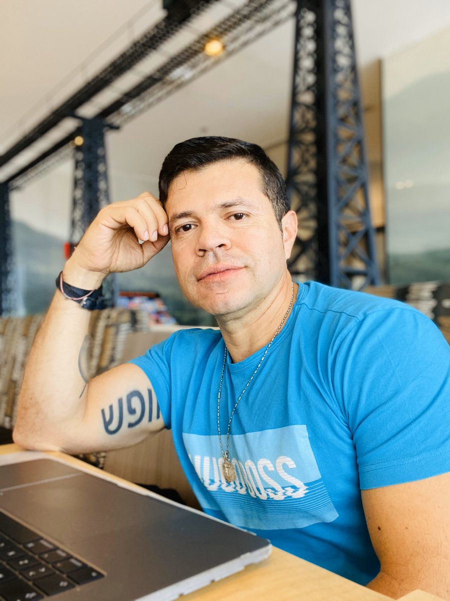 j_medina37's tweet image. #viernesdeoficina #alguientrabajadiario #desveladito terminando de cuadrar el primer fin de semana #giraUsa #Austin vamos el #01marzo por partida doble👊 aparten su lugar,les dejo la info mas noche.que siga siendo un feliz dia!!♥️yo descanso para mañana #Ecatepec
