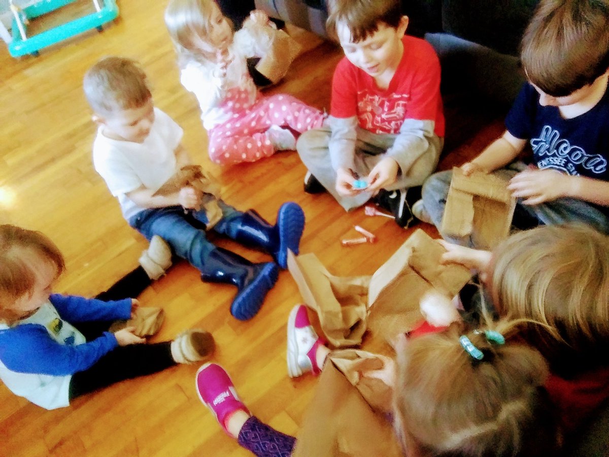 lpriceut01's tweet image. Valentine Celebrations with Friends 💞 Alexa is Plunder &amp;amp; Color Street Ready 😉 #pricelessparadisefarm #littleengineerslearningacademy