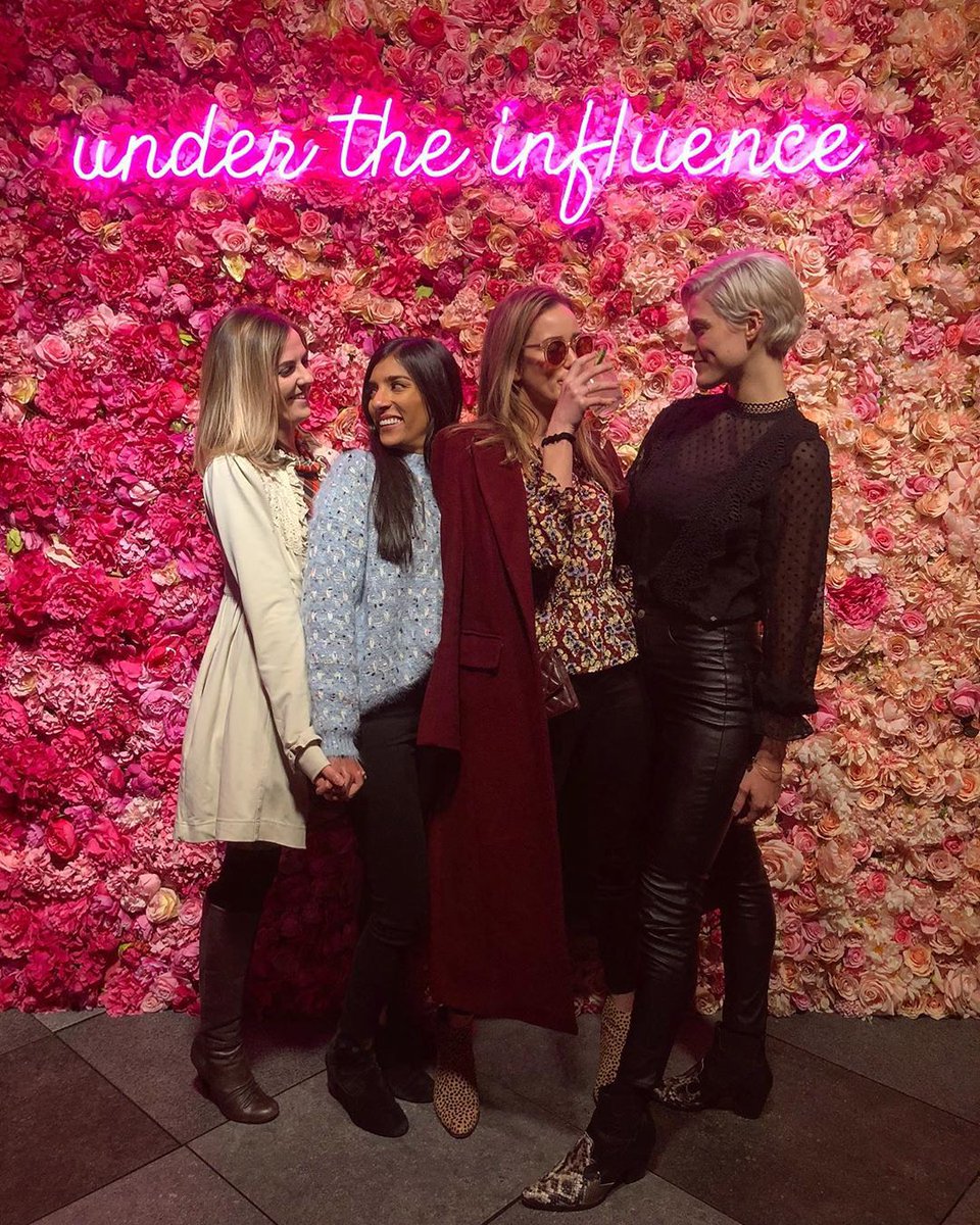 The perfect Gram with your girls is waiting <a href="/MagicHourNY/">Magic Hour</a> || 📸 @dani_inrealife