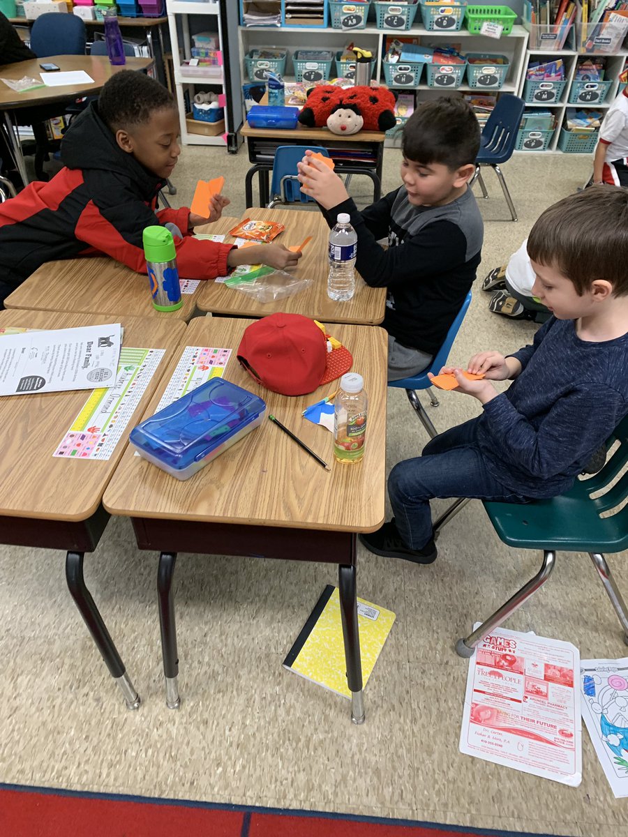 RHLeeESGrade1's tweet photo. There is nothing better than engaging in play and learning at the same time! #gofish #welovelearning @RHLeeESReading @AacpSeril @RHLeeESAACPS https://t.co/1Tf3B8IG2b