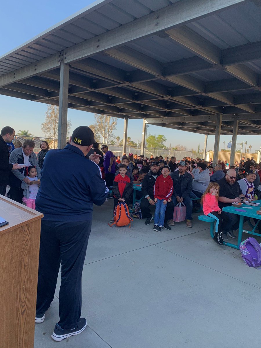 FUSD_Binks's tweet photo. We had an amazing Donuts with Dad event!  Thanks to all that joined us and to those that made it possible.  Wishing everyone a very happy Valentine's Day🥰 https://t.co/AmOCVnpetU