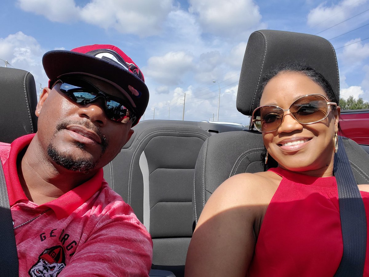 AtlBulldawg's tweet image. When she tells you to wear red for Valentine's Day. #thatstooeasy #igotyou #noworktoday #GoDawgs