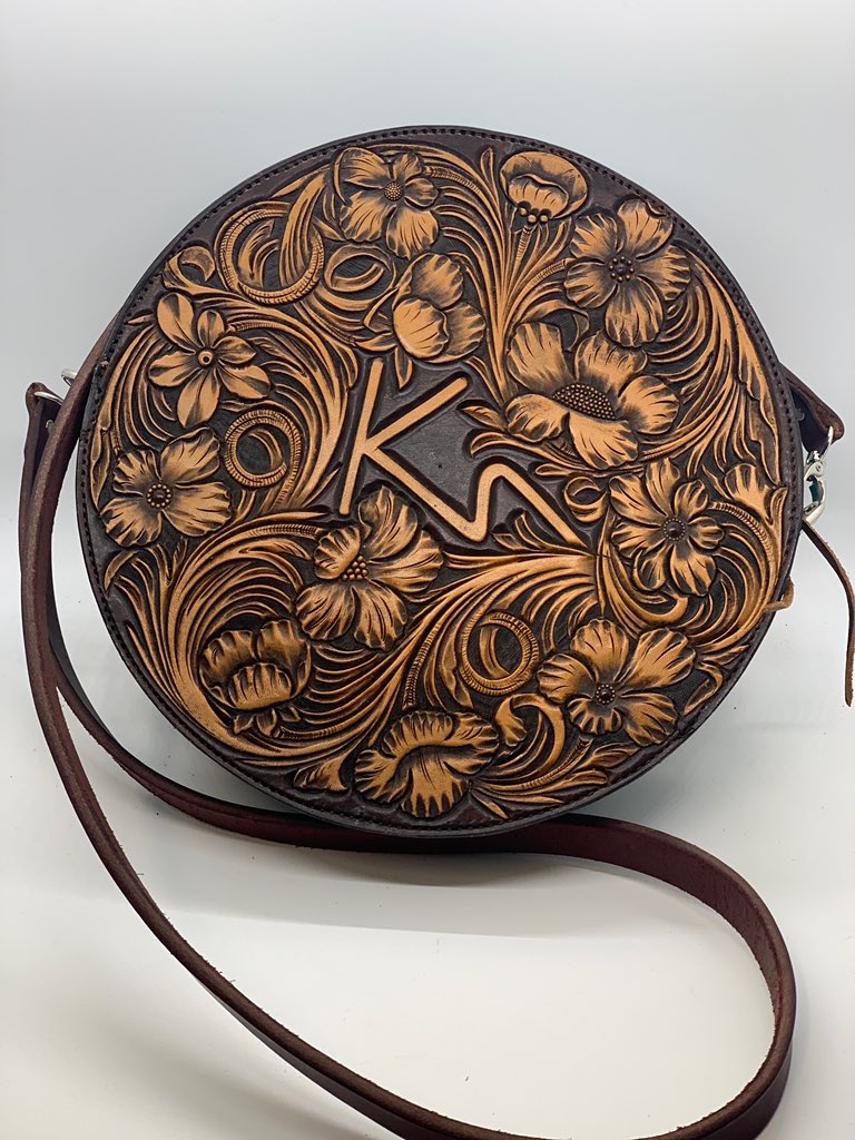 katiepersch's tweet photo. Laramie did good๐
Kasey Vanhoose absolutely killing the leather game!!
#CustomIsCooler https://t.co/U9RnOnoYML