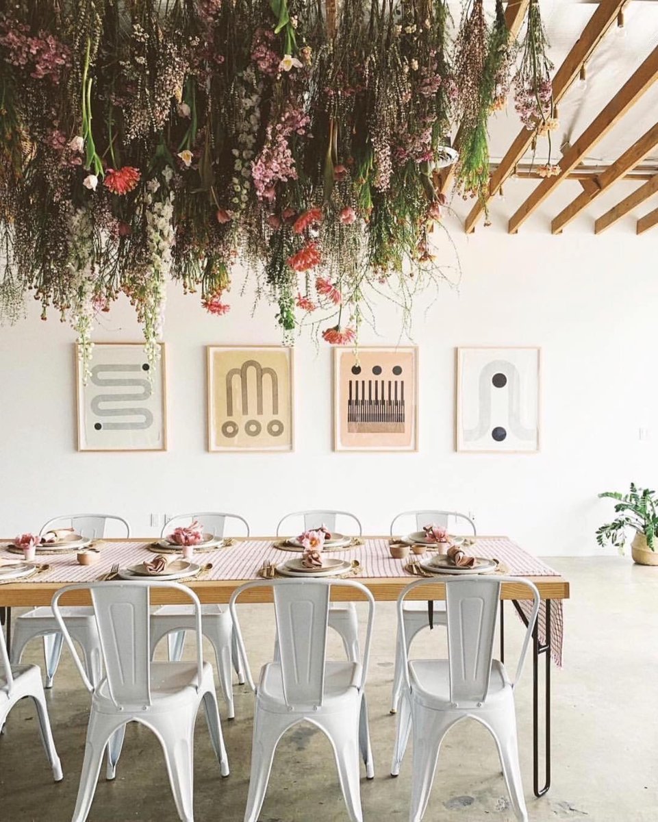 Happy #ValentinesDay and #FBF to this incredible floral installation for <a href="/100layercake/">100 Layer Cake</a> 💐 Art by <a href="/blockshophq/">Block Shop Textiles</a> #customframed by us. #SimplyFramedIRL