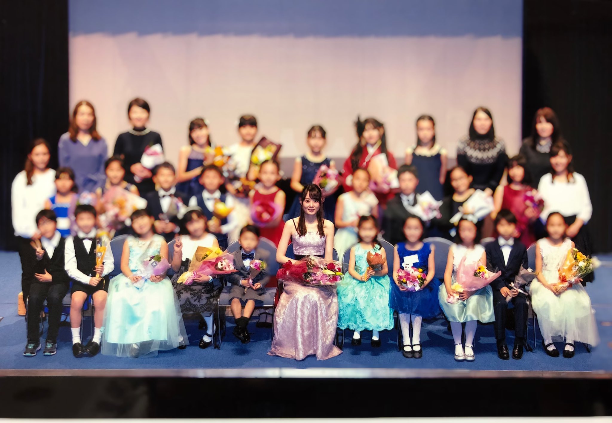 兵頭愛美 発表会の写真が届きました 今年は30名の生徒たちと笑いあり涙ありの1年間を過ごしてきました 講師演奏は反省だらけでしたが みんなが目をキラキラさせながら聴いてくれて幸せでした 兵頭愛美 ピアノの先生 川崎 あいみピアノ教室 体験 兵頭愛美 発表会の写真が届きました 今年は30名の生徒たちと笑いあり涙ありの1年間を過ごしてきました 講師演奏は反省だらけでしたが みんなが目をキラキラさせながら聴いてくれて幸せでした 兵頭愛美 ピアノの先生 川崎 あいみピアノ教室 体験