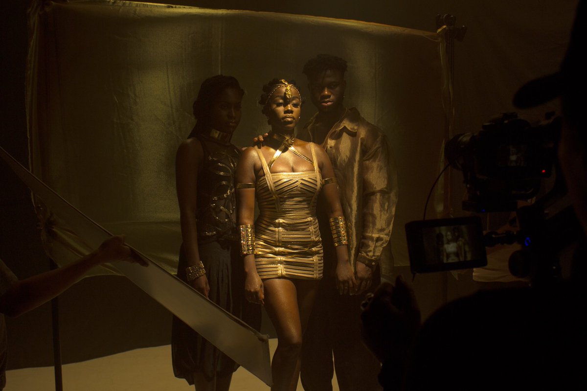 GeneraleQ's tweet image. On set for Aiza’s “Turn To Gold” video-shoot! 😍😍😍

Full video out now! m.youtube.com/watch?v=DTVLDH…