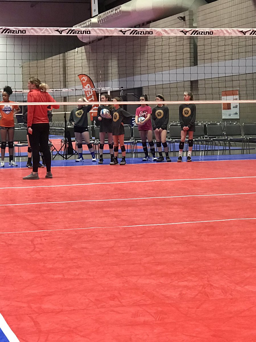 AcesCapital's tweet photo. Aces 12Black getting some training from from the best at the Triple Crown Youth Skills camp.  

#PlayGreatVolleyball
#TCVolleyballNIT https://t.co/vGw5tnltM5