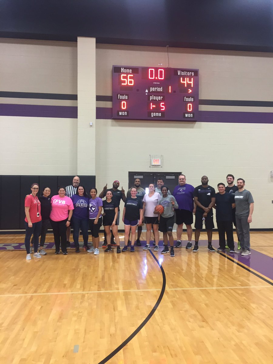 KarlCarlton's tweet photo. And a great time was had by all @LeamanJH in the 4th Annual Student vs Faculty Basketball Game! And the Faculty comes out on top for the 4th straight year to keep our undefeated streak in tact! Great job Students and Faculty! https://t.co/bVDE8A7BCp