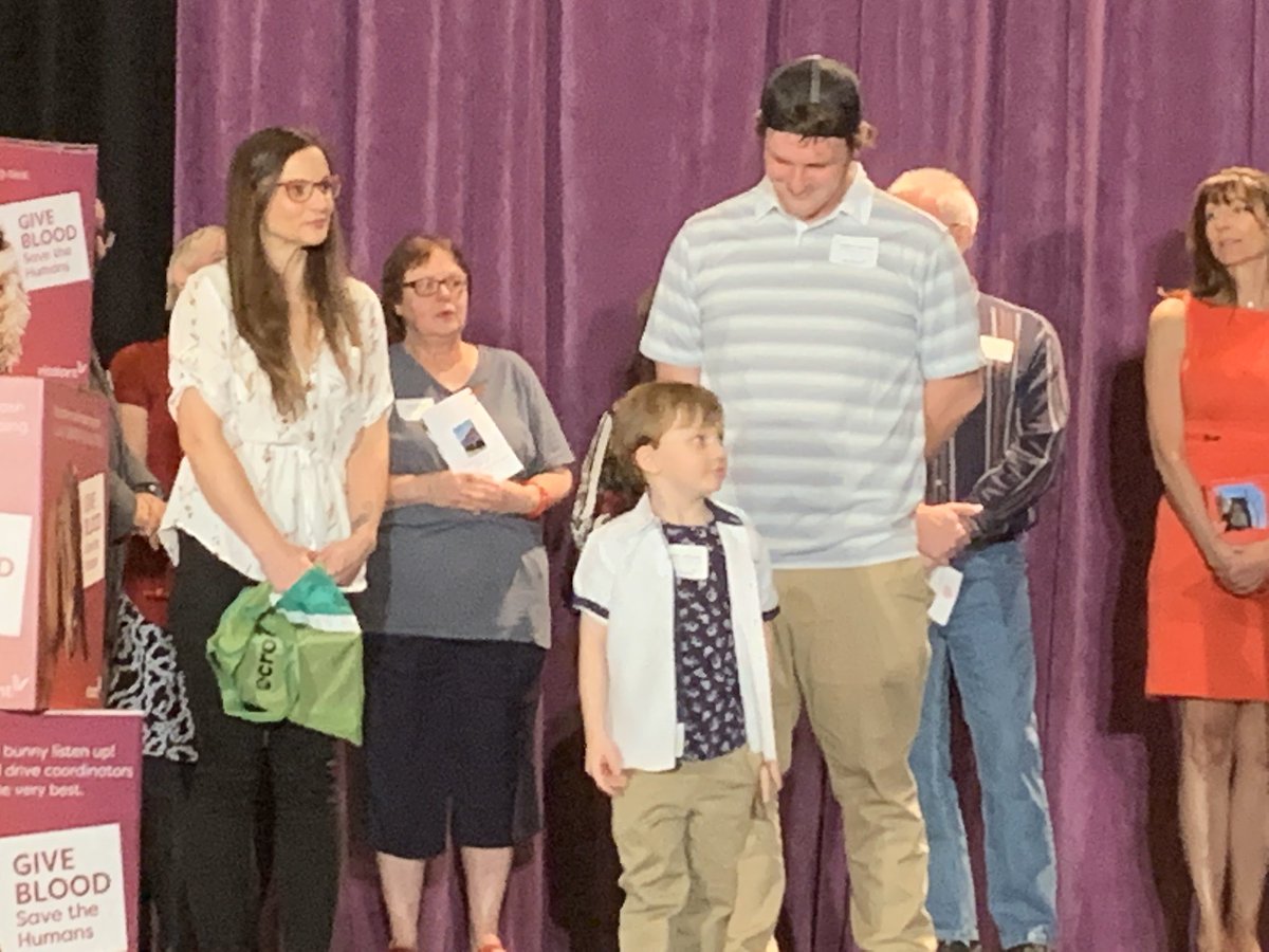 BWebbFox10's tweet photo. A Valley boy meets 16 of the blood donors who have helped him survive the first five years of his life. Nathan Johnson has a rare blood disorder and needs a transfusion every month for the rest of his life. #fox10phoenix https://t.co/ohu0A2COkk