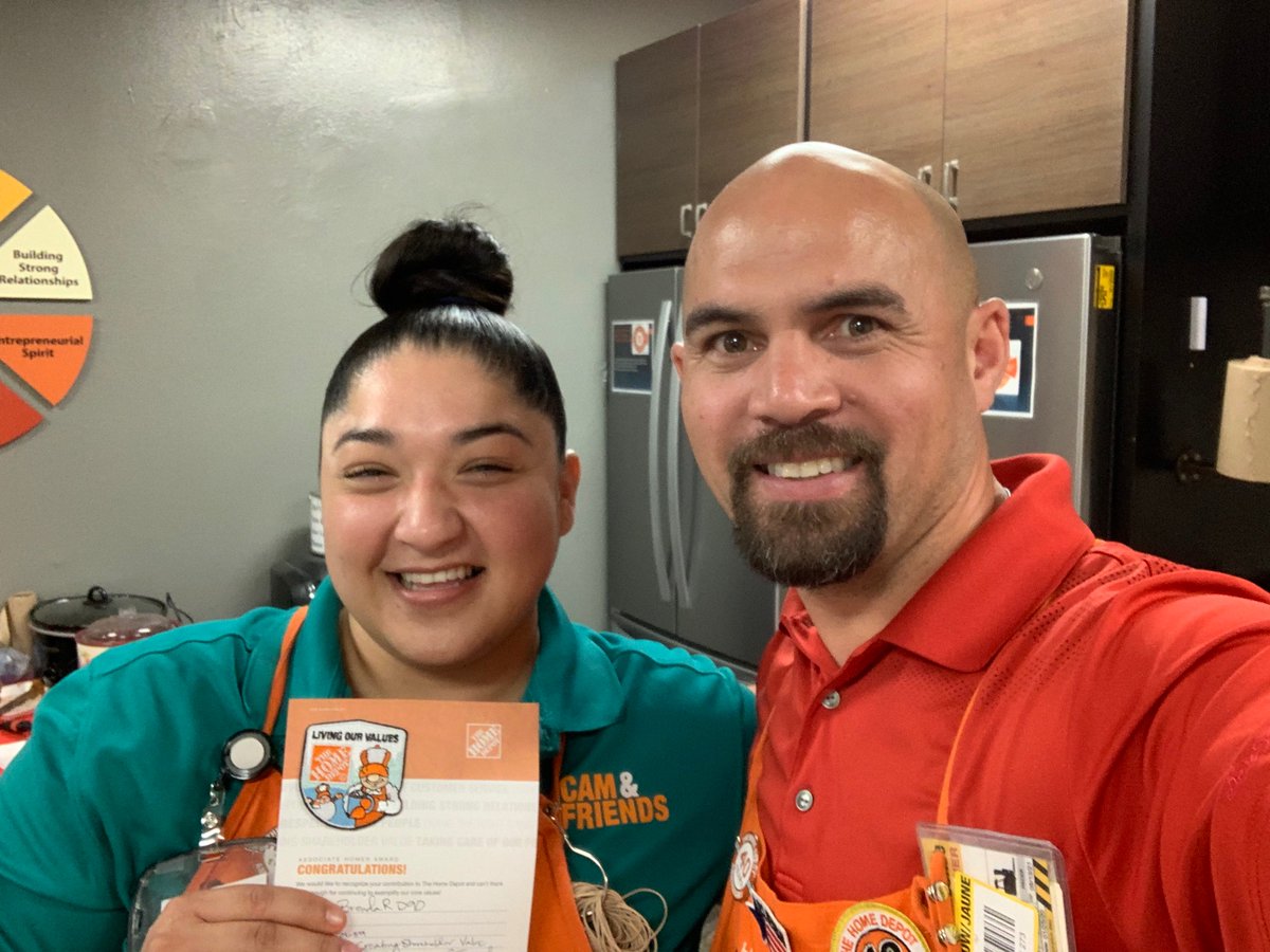 Recognition Friday!! Big shout out to ASDS Lulu and HC Brenda for taking care of our associates through teaching, coaching, and training. Great examples of our values. Thank you ladies