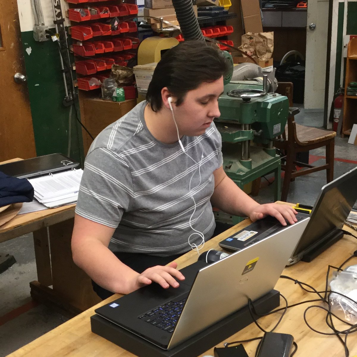 Lakerbots5085 tweet media