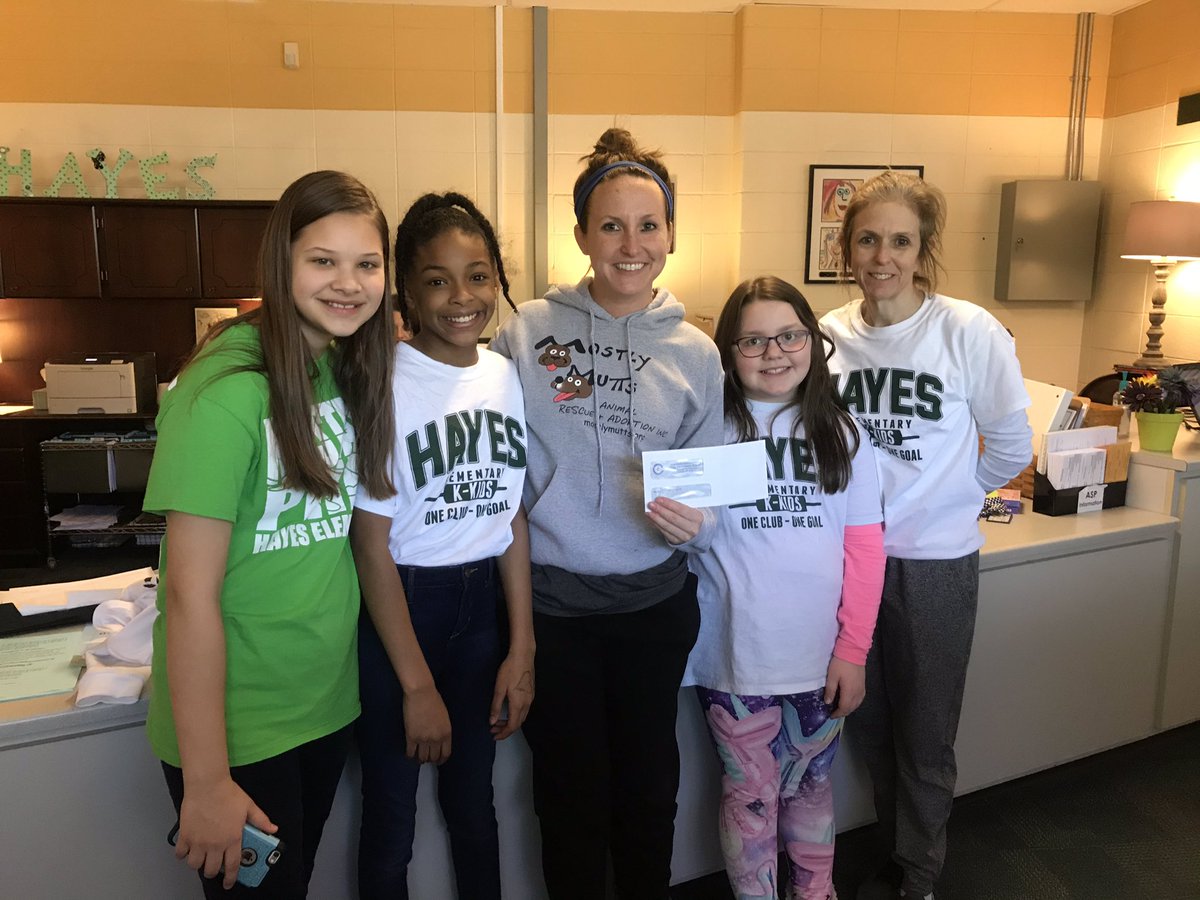 CounselingHayes's tweet photo. The Kiwanis Kids club was happy to present Mostly Mutts animal rescue with pet supply donations and a generous check from proceeds from our candy gram fundraiser https://t.co/hIcdBmVLkt