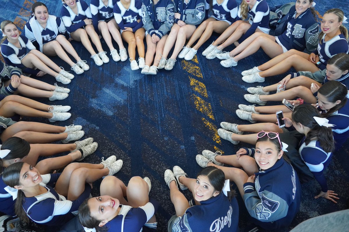 THHSPepSquad's tweet photo. Our competitive cheer team making us proud at USA Nationals! https://t.co/vYE4MDIch5
