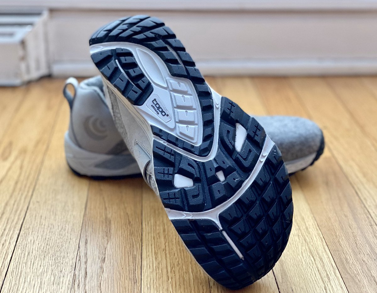 TechnicallyRun's tweet image. Get yourself a Valentine who buys you recovery shoes instead of flowers. 🥰
.
Review coming soon on the blog!
.
@topoathletic #running #valentines #runnerlovers #newshoes