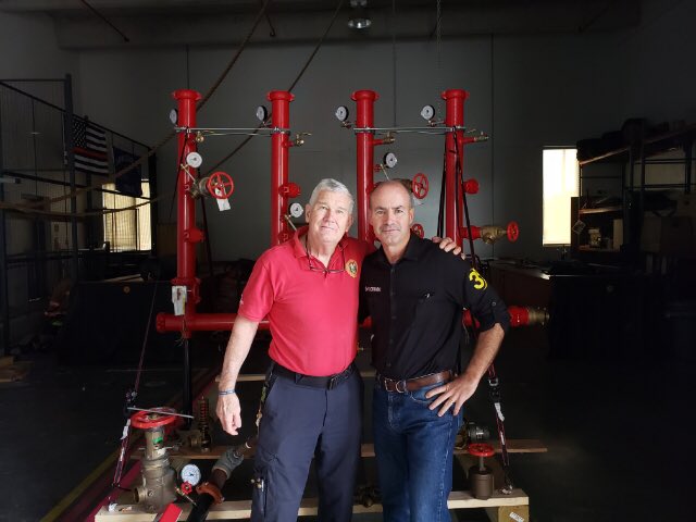 Ran into this legend today in Miami. Capt.Bill Gustin MDFR showed us his “Sprinkler Prop”. A fully functioning standpipe / sprinkler prop which you can flow water. Great for learning. Realistic cut away so as to understand the “how” these systems function <a href="/fdiclive/">FDIC Live</a> @FDIC