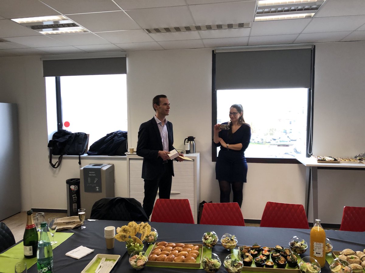 Séquence émotion avec le discours de Marc Antoine Ramery pour son dernier mois en tant qu’inspecteur commercial. Une nouvelle aventure démarre dès le mois de mars pour devenir Agent Général. Bravo Marco ! Tous mes vœux de réussite. ⁦<a href="/ehennau/">Hennau Elie</a>⁩ ⁦<a href="/AnneDESMULIE/">Anne DESMULIE</a>⁩