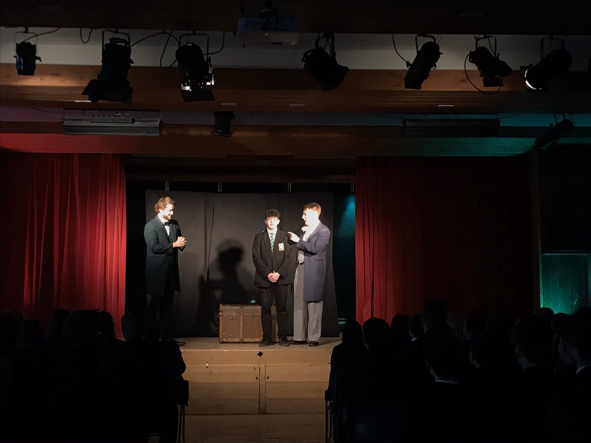 PRS_English's tweet image. Had the wonderful guys from @OnSetTexts come in to school today to perform Jekyll and Hyde!! Fantastic! Funny and engaging our kids loved it!!!! #englishanddrama #theatreisamazing #jekyllandhyde #englishliteraturegcse