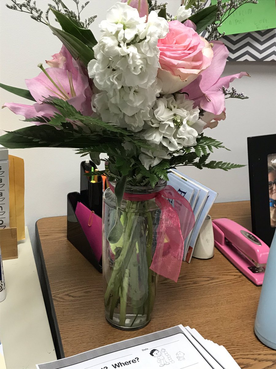 lrosen6's tweet photo. Thanks for the beautiful flowers @ryetookay It was a great surprise ❤️Happy Anniversary! https://t.co/hK1wD3SIpX