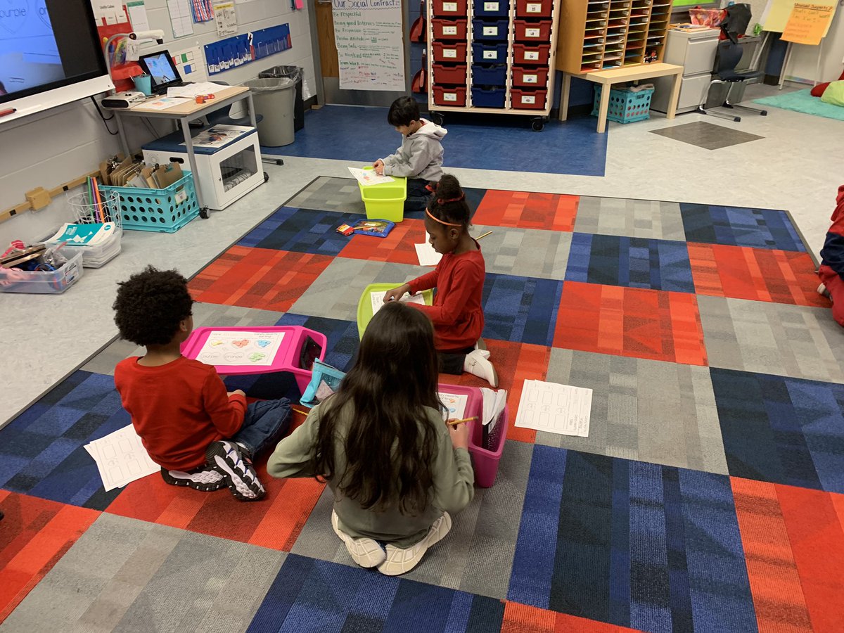 MissGasko's tweet photo. Happy Valentines Day from your fellow first graders! We did a candy heart sort where we learned about graphing and sorting, then had loads of fun this afternoon for our celebration #doherty #firstgrade https://t.co/BCNulHNkI2