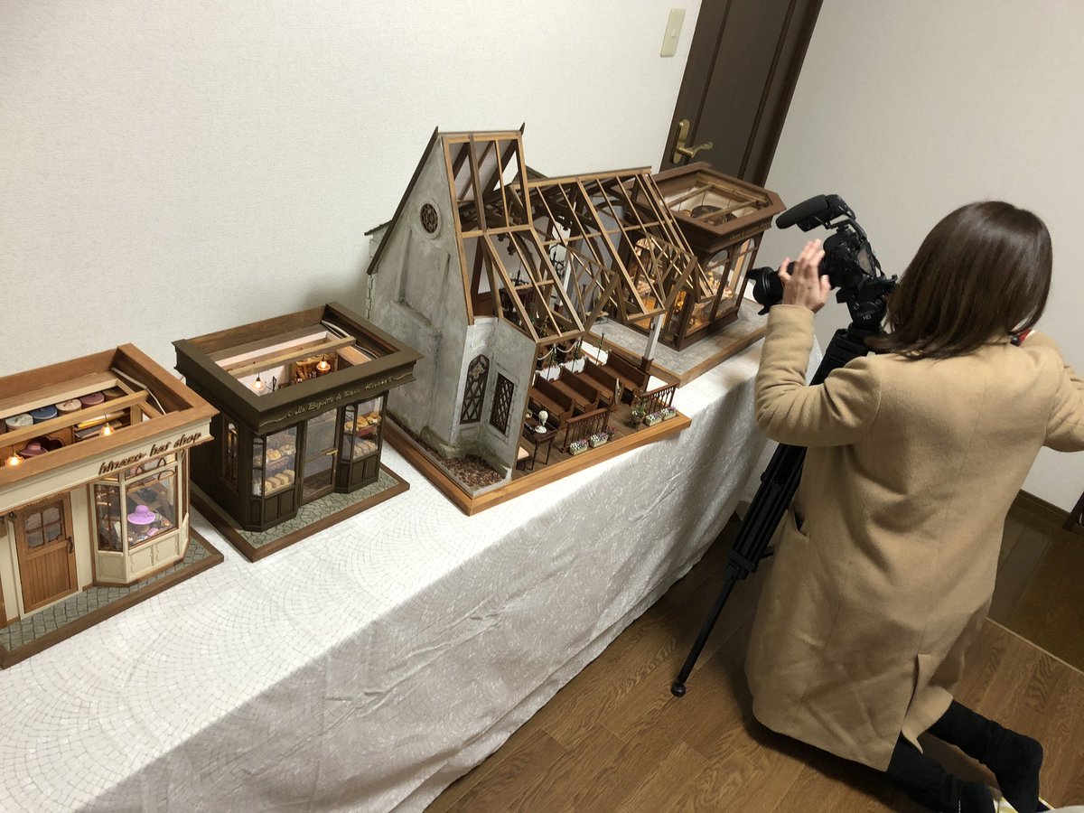 ヒナぞー フジテレビ めざましテレビ キラビトのテレビ取材がありました 仕事風景も撮影して頂けましたが今回はミニチュアがメインみたいです 2分くらいのコーナーで 放送予定は2月日朝の6時17分頃 の予定です