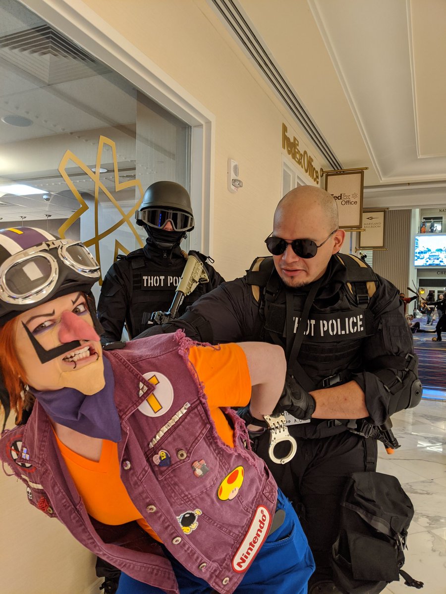 beebunscosplay's tweet photo. Not again...
#katsucon #thotpolice #waluigi https://t.co/ioJUOJAyIv