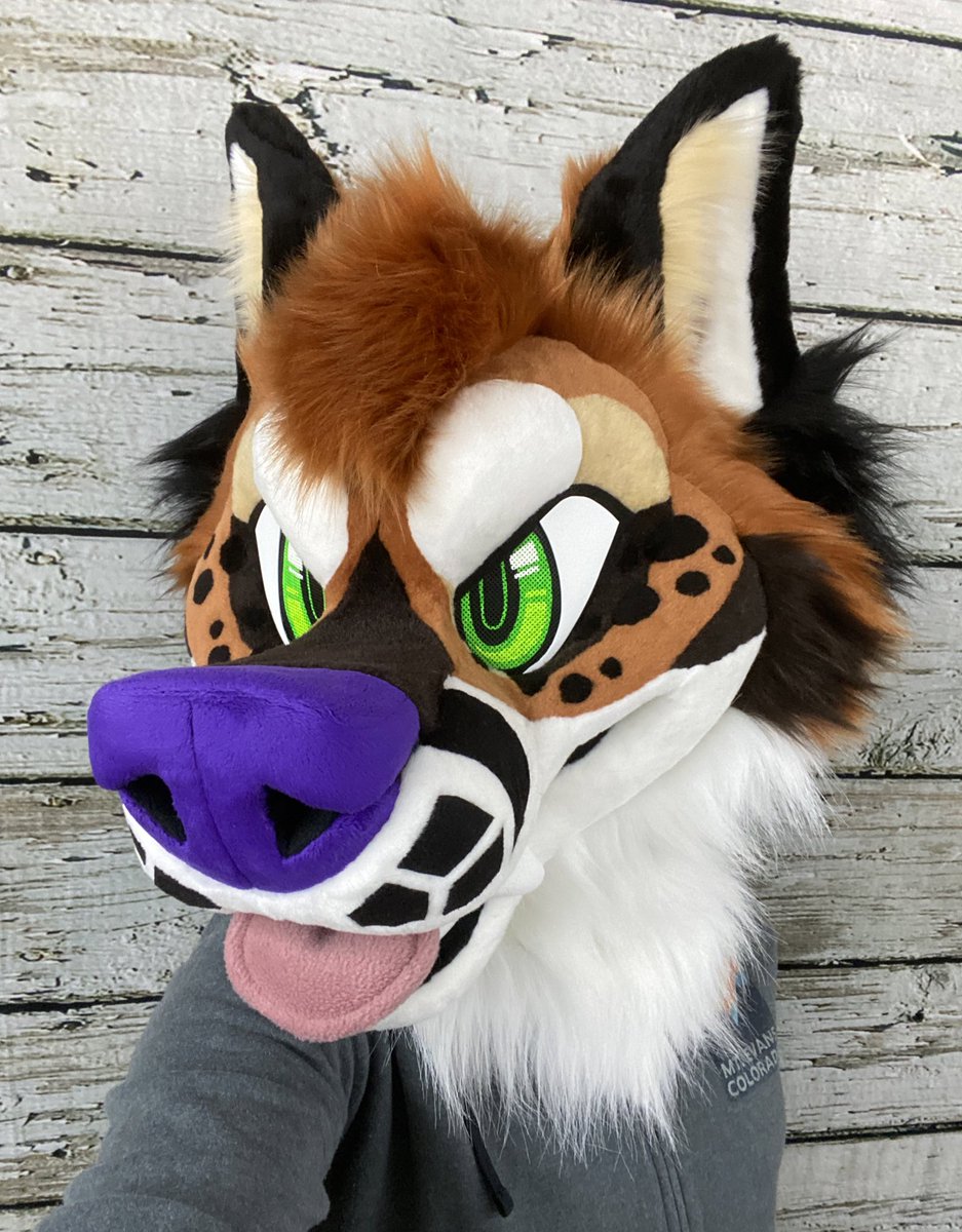 She’s perfect in every which way, thank you so much @MulticolorBark for bringing LV to life and I couldn’t be happier. I let her have fun with the design and told her I wanted grumpy and more of a monster look and she nailed it.